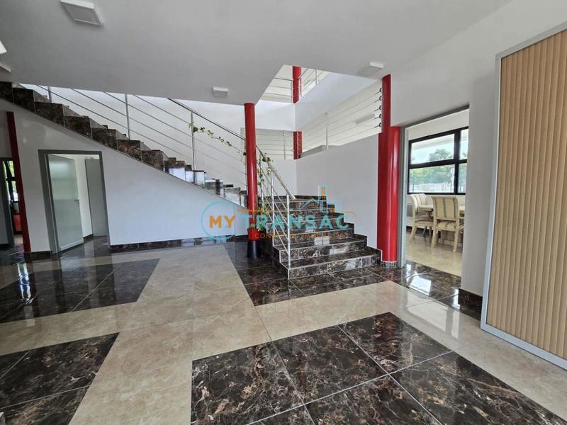 Local d'activité / Entrepôt - 965 m²