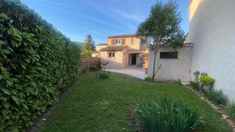 Maison - 110 m² - 4 pièces