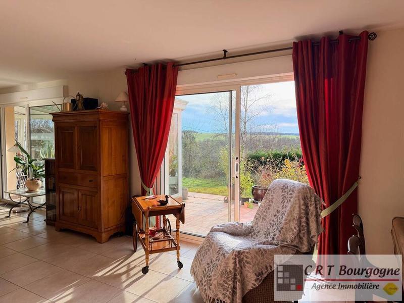 Maison - 202 m² - 7 pièces