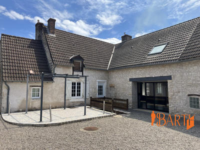 Maison traditionnelle - 225 m² - 7 pièces
