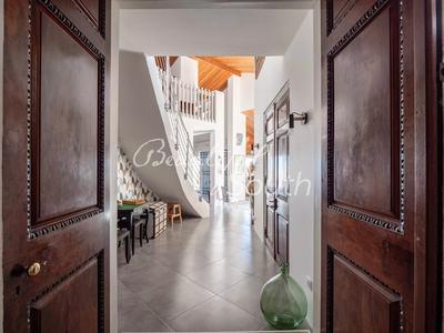 Villa - 263 m² - 5 pièces