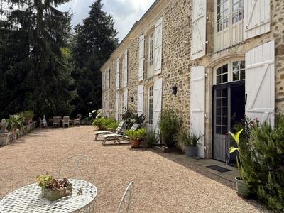 Maison - 333 m² - 9 pièces