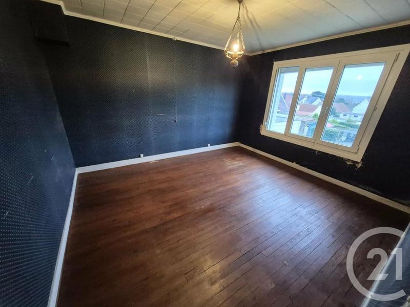 Maison - 92 m² - 8 pièces