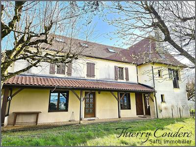 Maison - 181 m² - 10 pièces