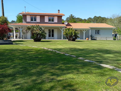 Maison - 178 m² - 5 pièces