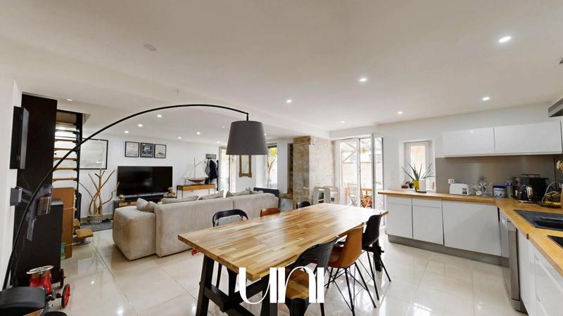 Maison - 135 m² - 6 pièces