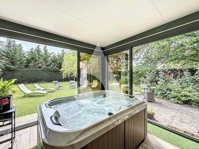 Maison - 182 m² - 7 pièces