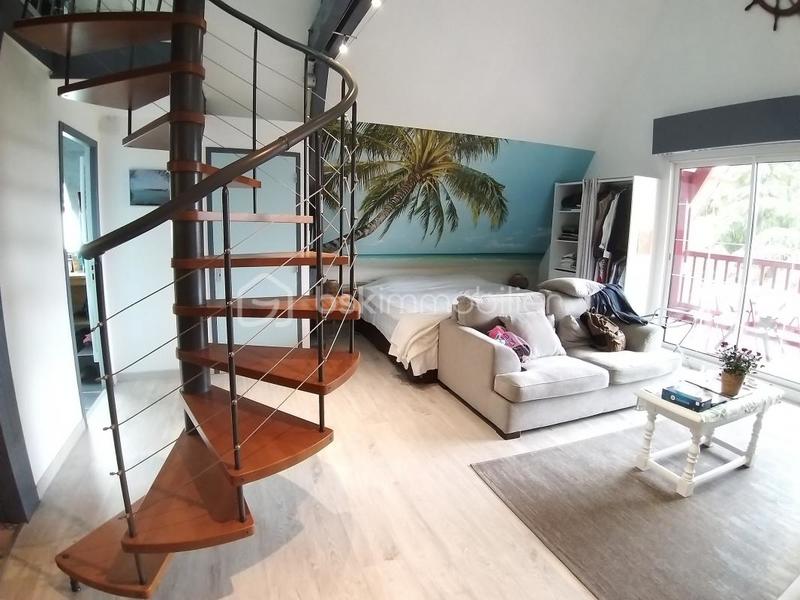 Propriété - 425 m² - 16 pièces