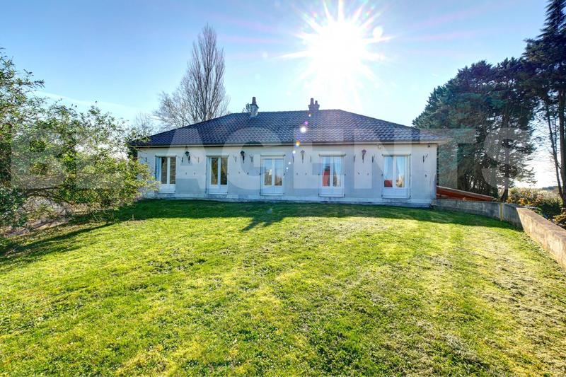 Maison traditionnelle - 191 m² - 9 pièces