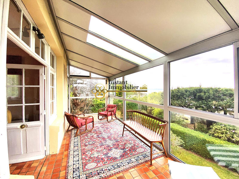 Maison - 201 m² - 7 pièces