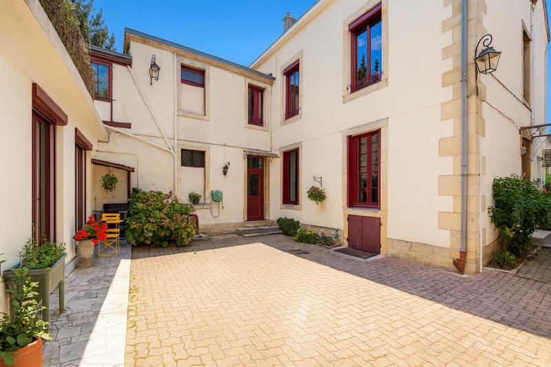 Appartement - 154 m² - 6 pièces