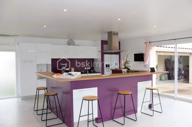 Maison - 226 m² - 7 pièces