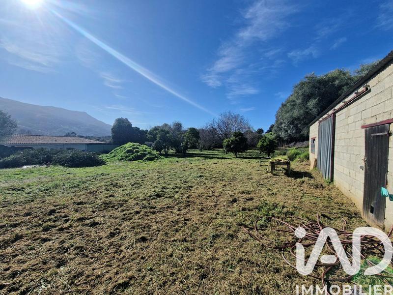 Maison - 300 m² - 9 pièces