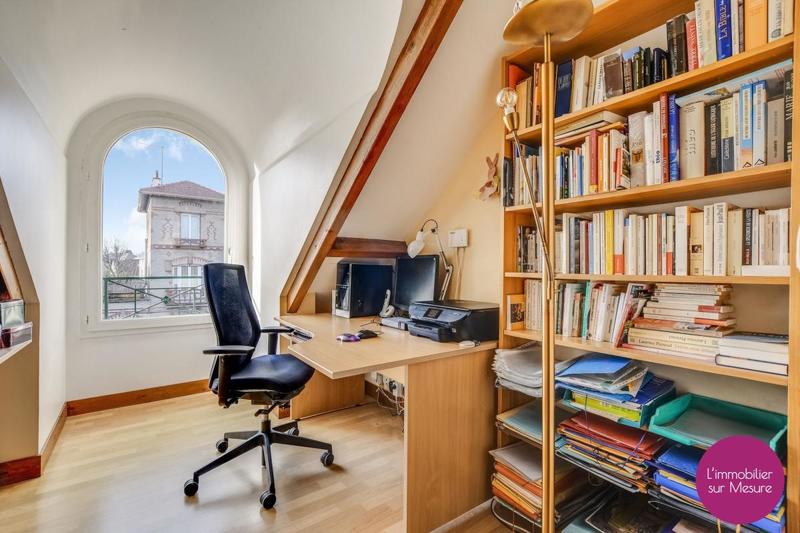 Maison - 225 m² - 7 pièces