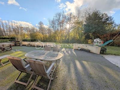 Maison - 160 m² - 8 pièces