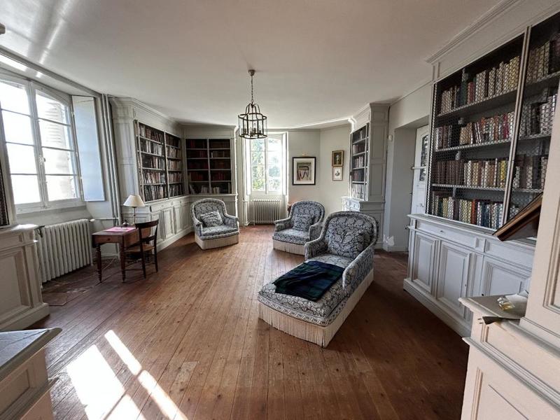 Château - 1 000 m² - 10 pièces