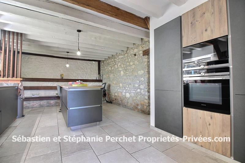 Maison - 233 m² - 8 pièces