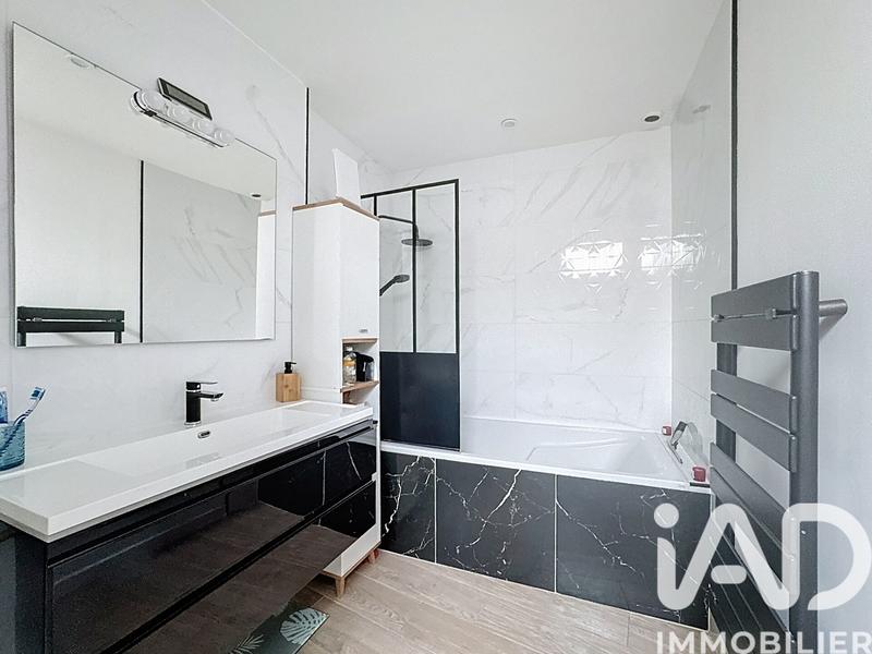 Maison - 227 m² - 8 pièces