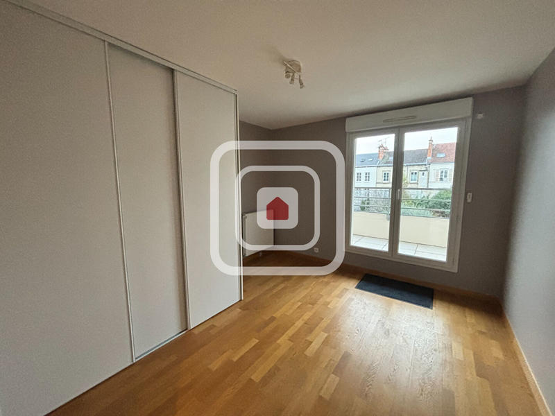 Maison - 201 m² - 7 pièces