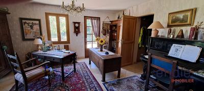 Maison - 230 m² - 10 pièces