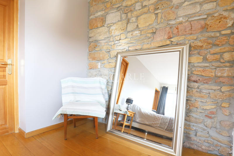 Maison - 208 m² - 7 pièces