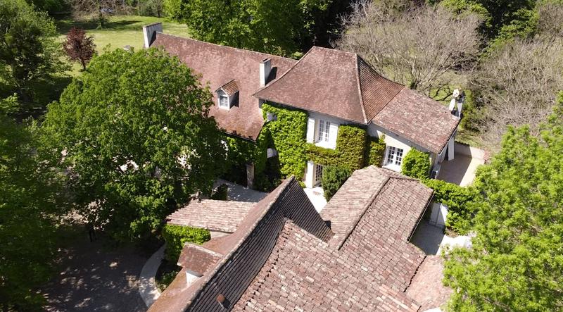 Appartement - 415 m² - 12 pièces