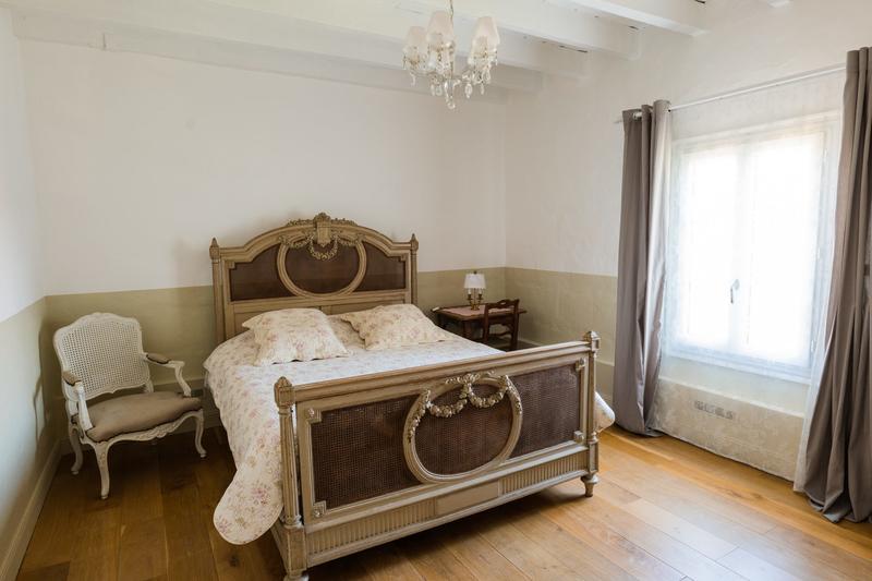 Maison - 329 m² - 12 pièces