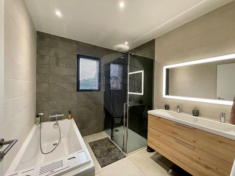 Maison - 108 m² - 6 pièces