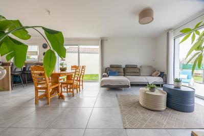 Maison - 95 m² - 4 pièces