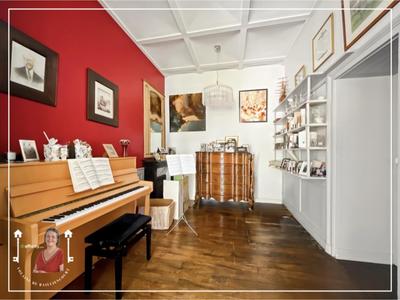 Maison - 430 m² - 12 pièces