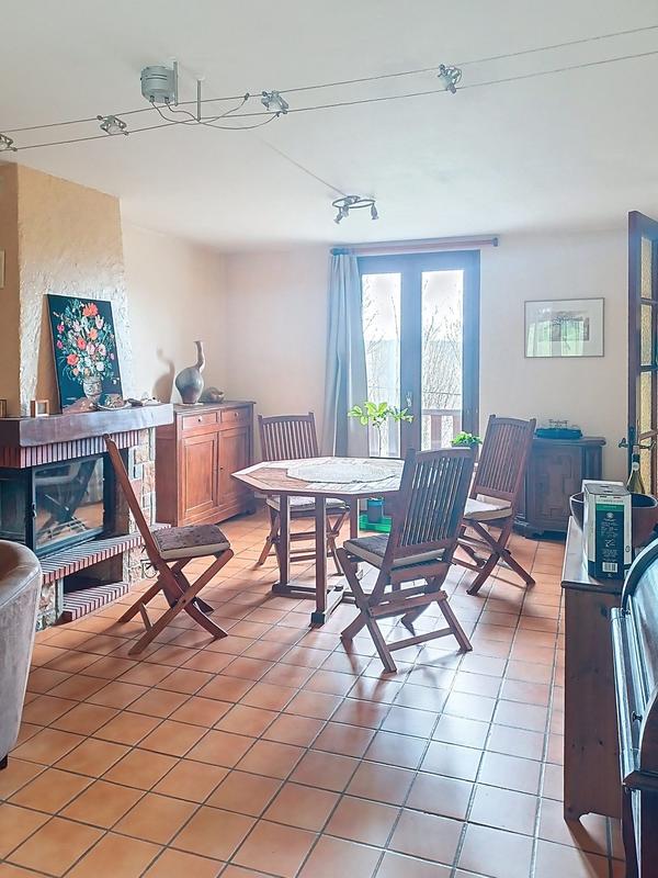 Maison - 235 m² - 8 pièces
