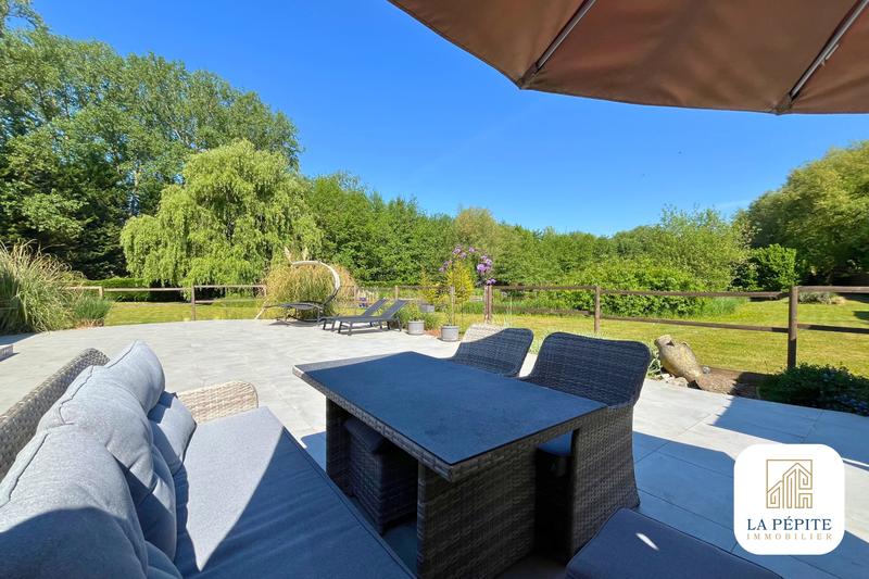 Propriété - 230 m² - 8 pièces