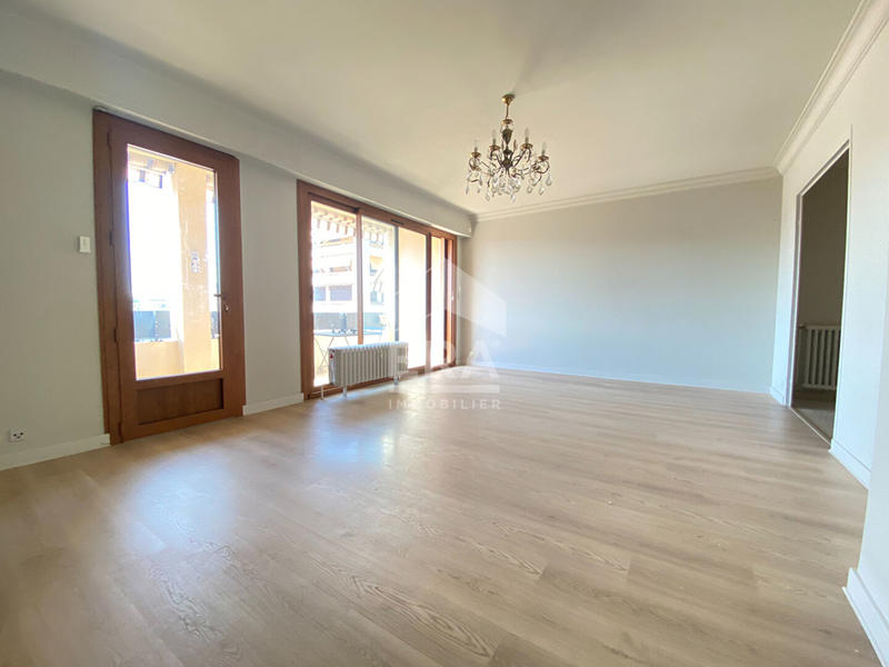 Appartement - 82 m² - 3 pièces