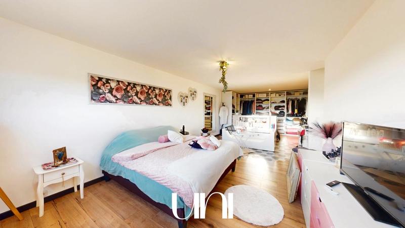 Maison - 317 m² - 9 pièces