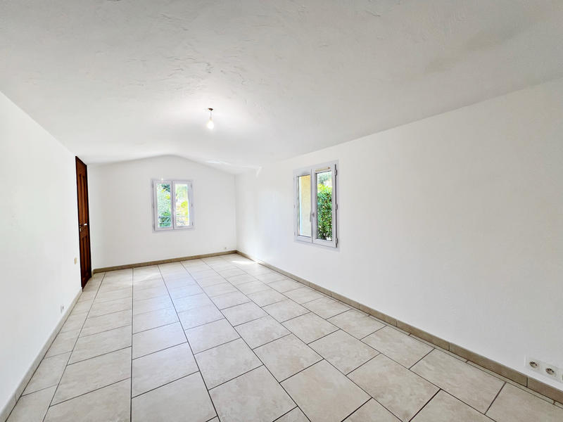 Maison - 210 m² - 8 pièces