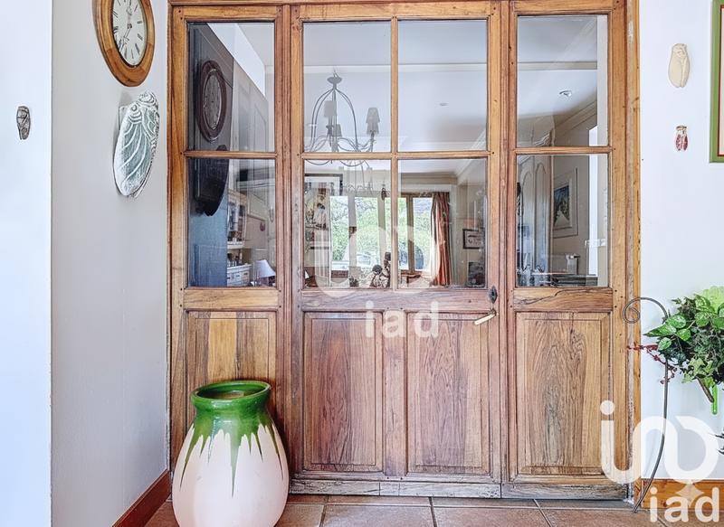 Maison - 241 m² - 10 pièces