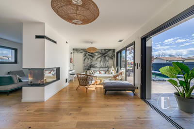 Maison contemporaine - 193 m² - 6 pièces