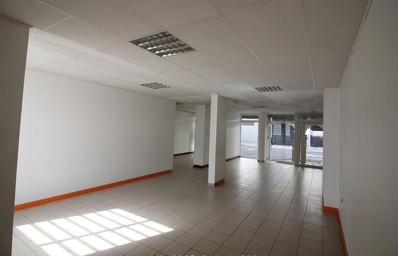 Local commercial - 206 m² - 6 pièces
