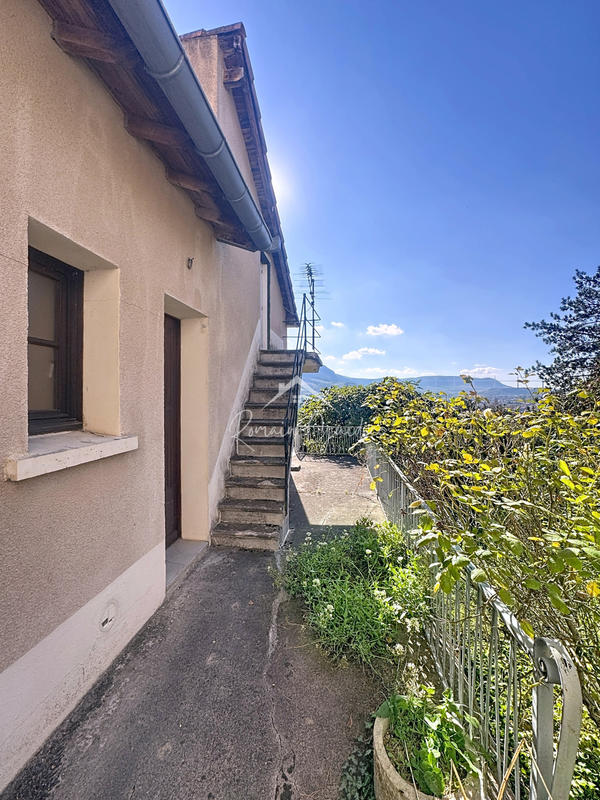 Maison - 95 m² - 4 pièces