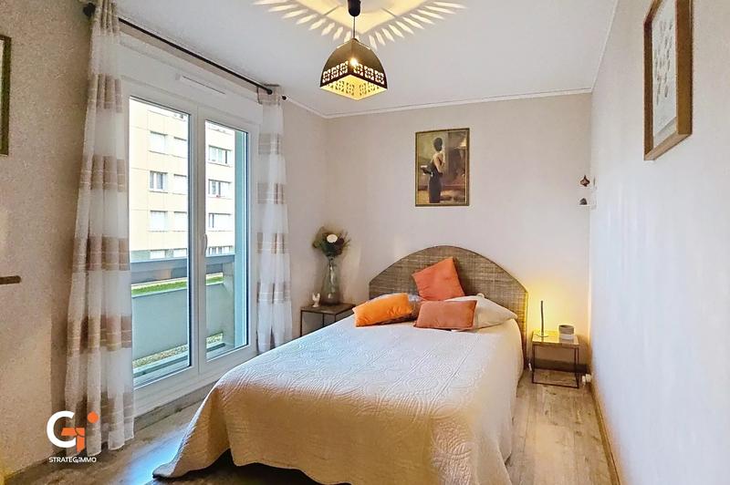 Appartement - 87 m² - 5 pièces