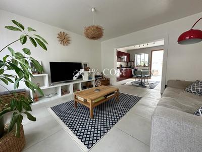 Maison - 93 m² - 5 pièces