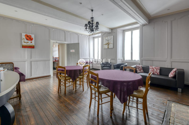 Maison - 872 m² - 23 pièces