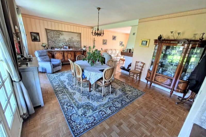 Pavillon - 136 m² - 5 pièces