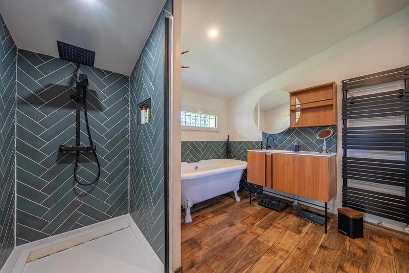 Maison - 202 m² - 5 pièces