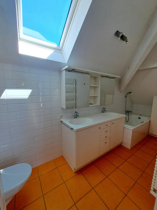 Maison - 202 m² - 5 pièces