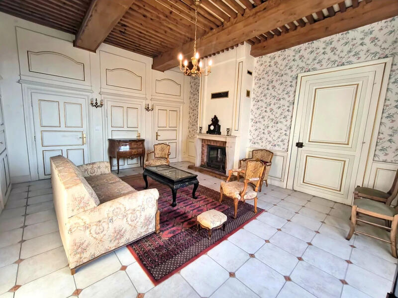 Maison - 296 m² - 9 pièces