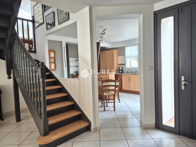 Maison - 205 m² - 6 pièces