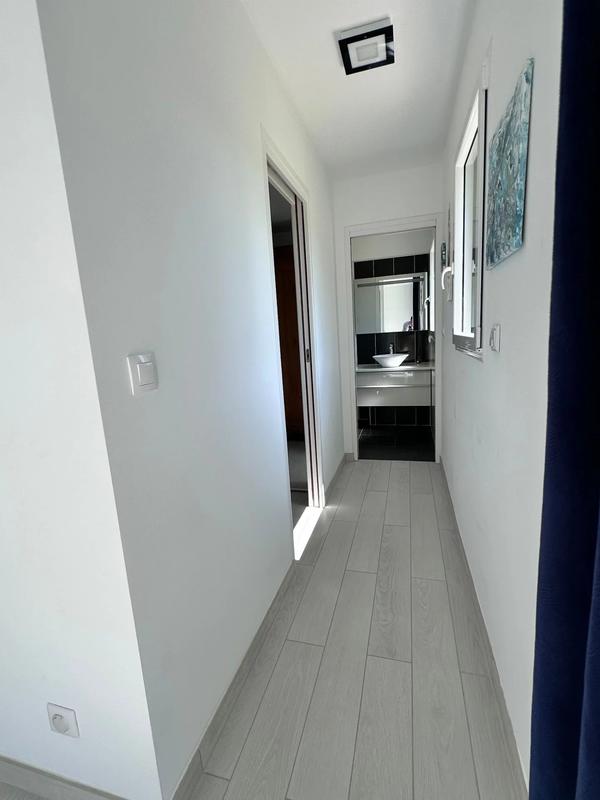 Maison - 261 m² - 10 pièces