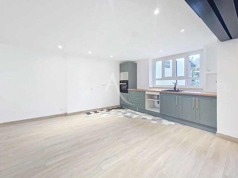 Maison - 150 m² - 4 pièces