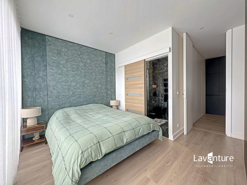 Appartement - 118 m² - 6 pièces